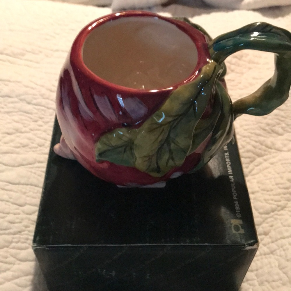 Ceramic decorative cup